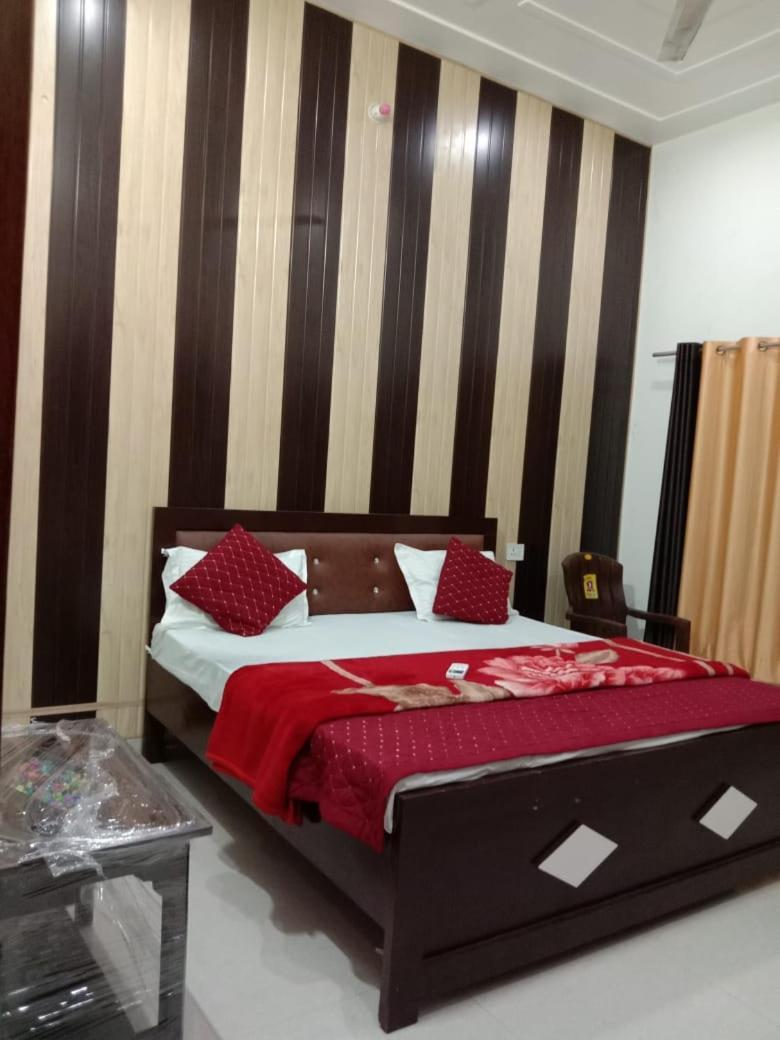 Ramam Hotel By Naavagat 700Mtr From Shri Ram Janambhumi Ayodhya Esterno foto